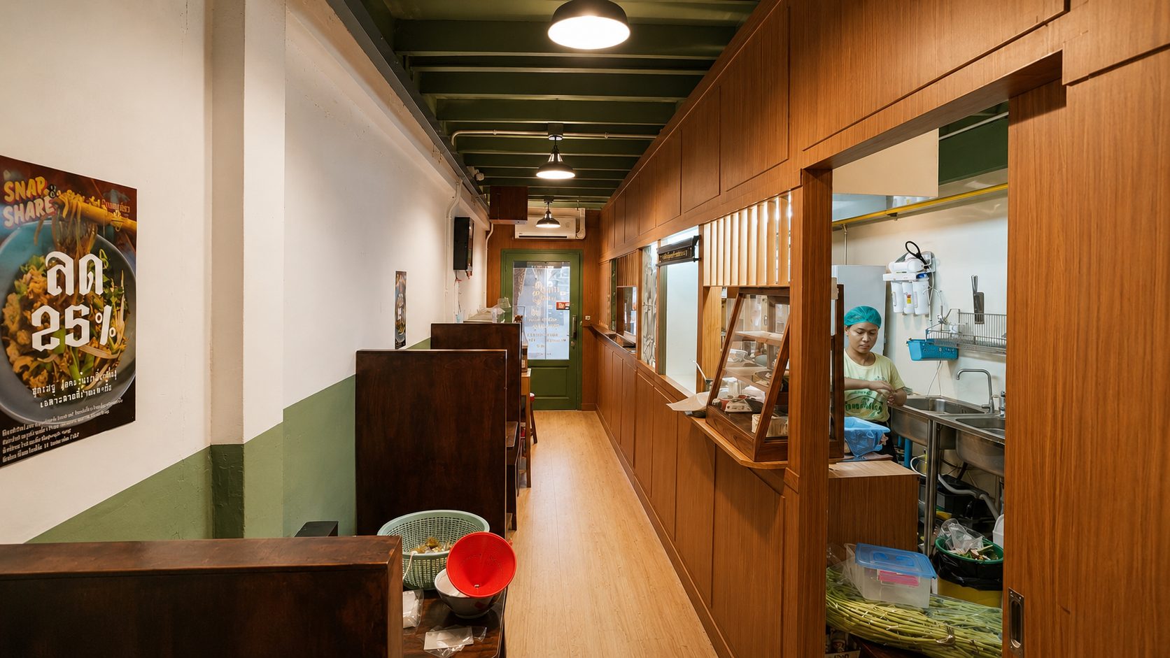 ช่องเปิดและแสง opening detail Gold Tiao restaurant Ekkamai Bangkok — inhaus